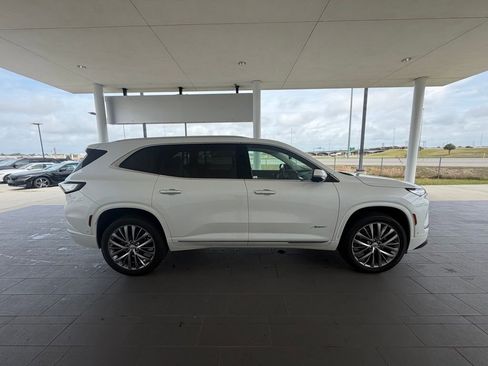 Used 2025 Buick Enclave Avenir w/ Super Cruise Package image 4