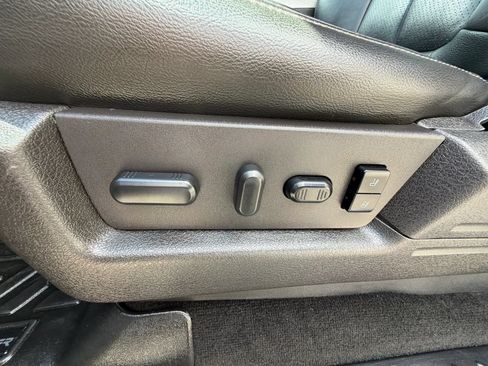 Used 2014 Ford F150 FX4 w/ Equipment Group 402A Luxury AWD/4WD image 16