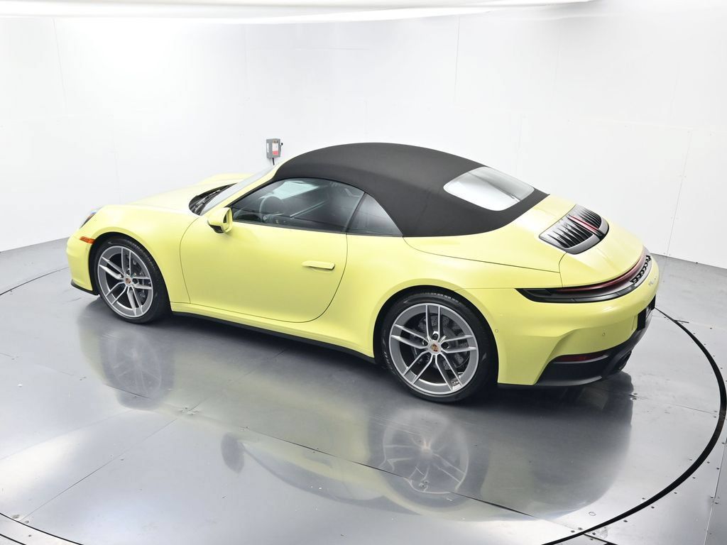 Certified 2025 Porsche 911 Carrera RWD image 35