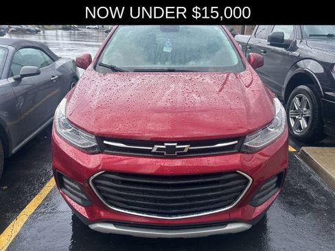 Used 2020 Chevrolet Trax LT w/ Driver Confidence Package image 2