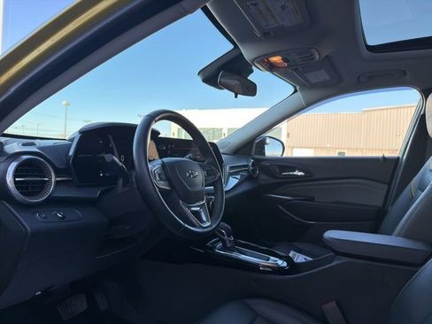 Used 2024 Chevrolet Trax ACTIV w/ Sunroof Package image 16