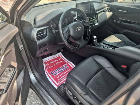 Used 2021 Toyota C-HR Limited FWD image 6