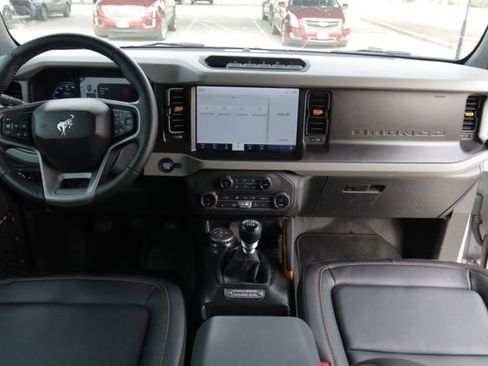 Used 2023 Ford Bronco Badlands image 30