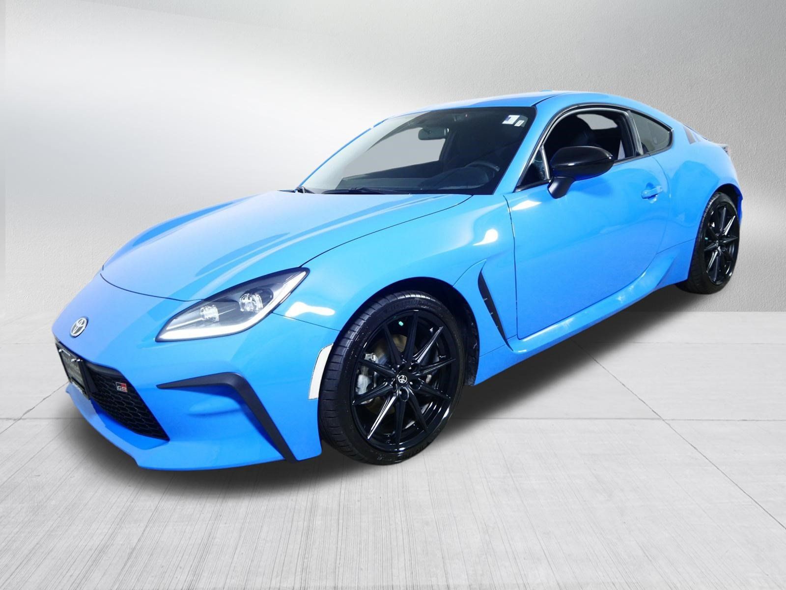 Used 2024 Toyota GR86 Premium RWD image 3
