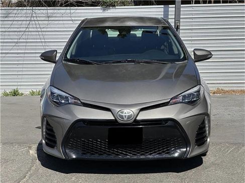 Used 2017 Toyota Corolla SE image 2