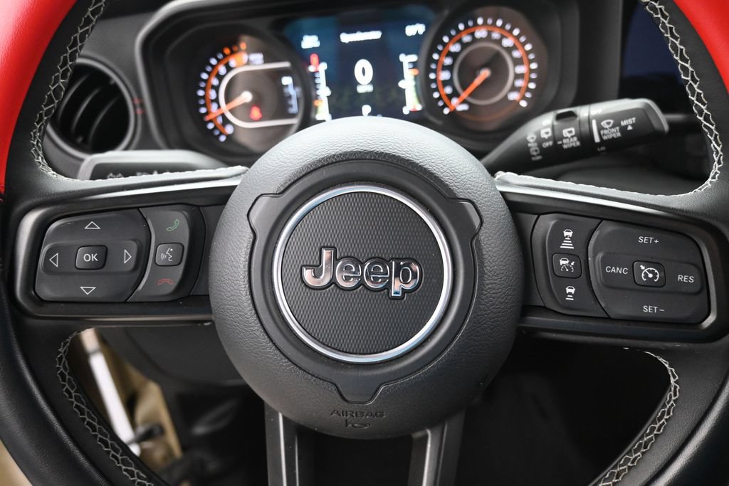 Used 2025 Jeep Wrangler Unlimited Rubicon AWD/4WD image 20