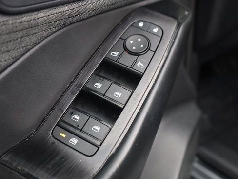 Used 2023 Nissan Rogue S image 18