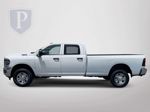 New 2026 RAM 2500 Tradesman w/ Chrome Appearance Group AWD/4WD image 4