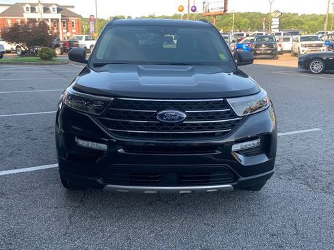 Used 2020 Ford Explorer XLT w/ Equipment Group 202A RWD image 2