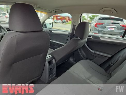 Used 2015 Volkswagen Jetta SE FWD image 21