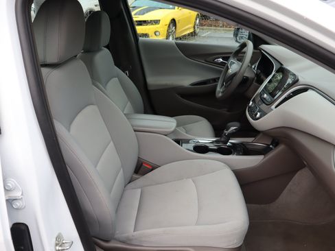 Used 2024 Chevrolet Malibu LT FWD image 36
