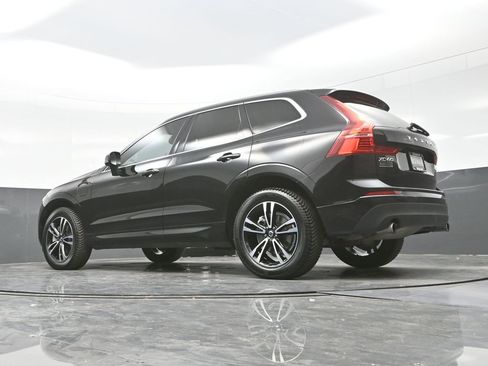 Used 2020 Volvo XC60 T8 Momentum image 30