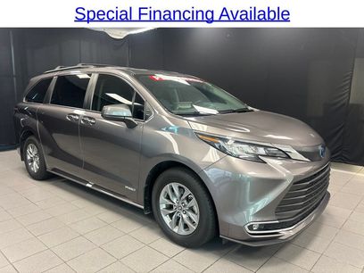 Used 2021 Toyota Sienna XLE