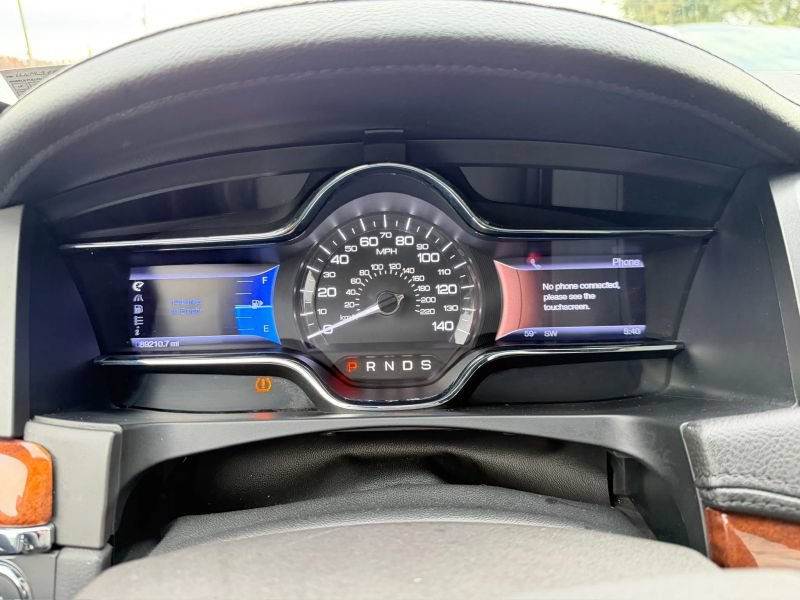 Used 2013 Lincoln MKS AWD image 22