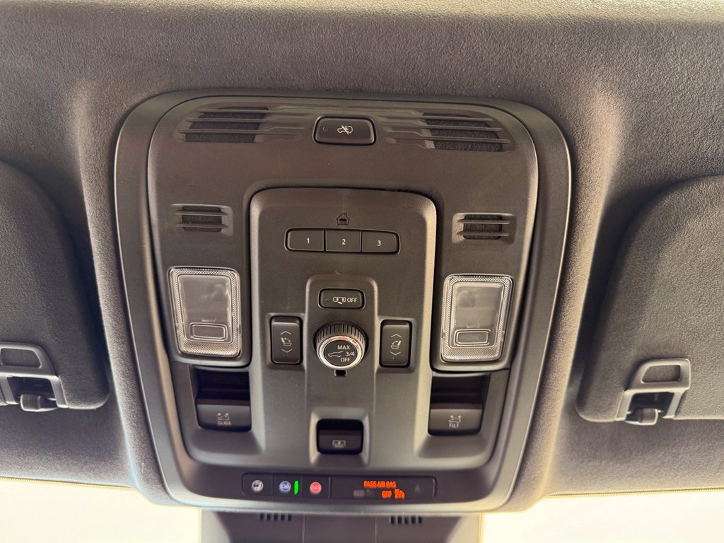 Used 2024 Cadillac Escalade Sport Platinum w/ LPO, ONYX Package AWD/4WD image 46