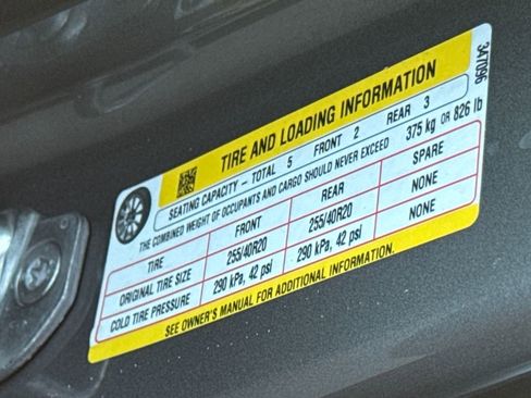 Used 2025 Tesla Model Y Long Range image 49