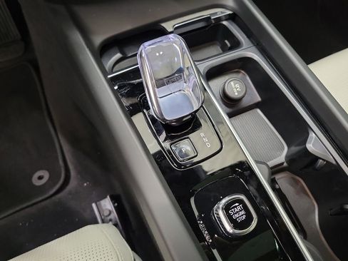 New 2026 Volvo V60 B5 Cross Country Ultra w/ Protection Package Premier image 31