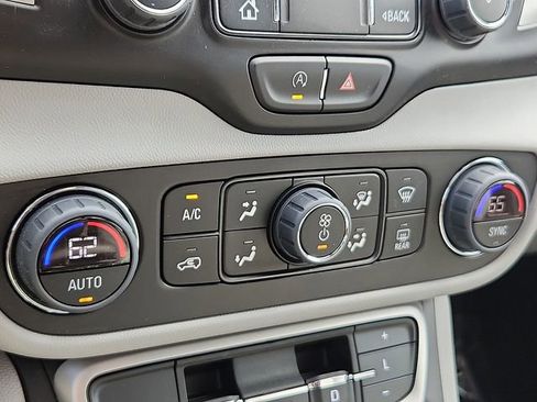 Certified 2024 GMC Terrain SLE w/ Driver Convenience Package AWD/4WD image 15