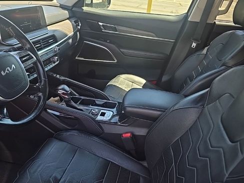 Used 2022 Kia Telluride SX w/ SX Prestige Package AWD/4WD image 3