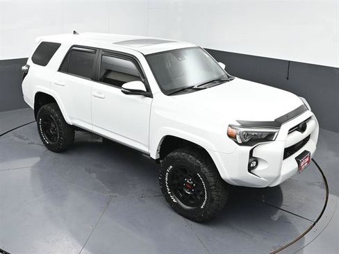 Certified 2024 Toyota 4Runner SR5 Premium w/ Moonroof Package AWD/4WD image 34