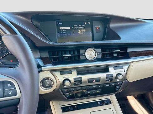 Used 2016 Lexus ES 350 w/ Premium Package w/Wood Trim image 14