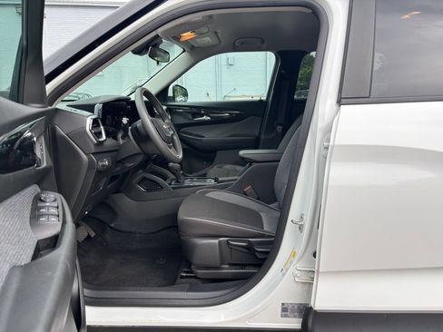 Used 2025 Chevrolet TrailBlazer LT FWD image 25