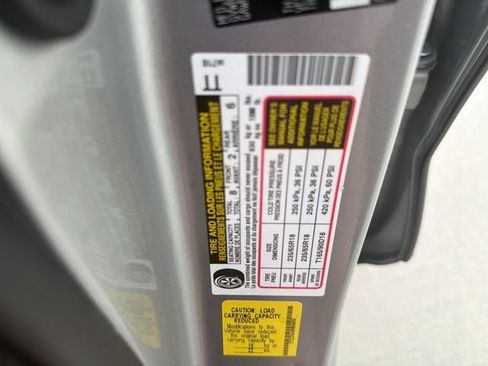 Used 2021 Toyota Highlander LE FWD image 36