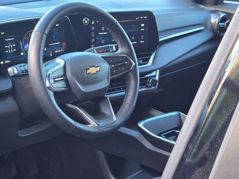 Used 2025 Chevrolet Equinox LT image 22