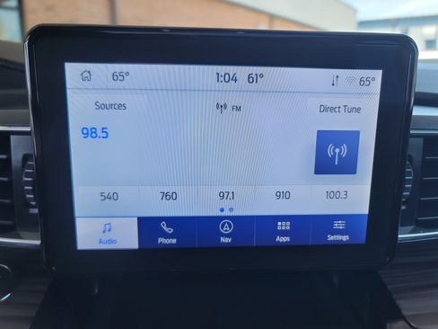Used 2023 Ford Explorer Limited w/ Equipment Group 301A AWD/4WD image 31