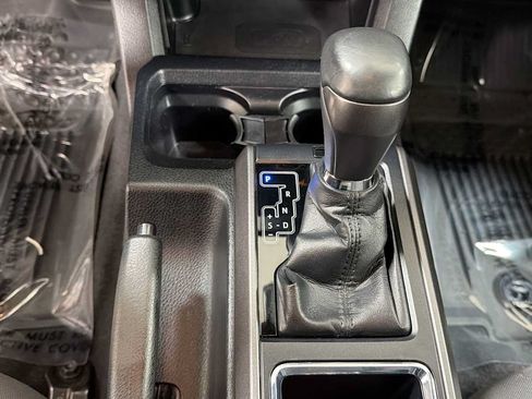 Certified 2019 Toyota Tacoma TRD Sport w/ Technology Package AWD/4WD image 22
