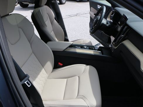 Used 2026 Volvo XC60 B5 Plus w/ Protection Package Premier AWD/4WD image 31