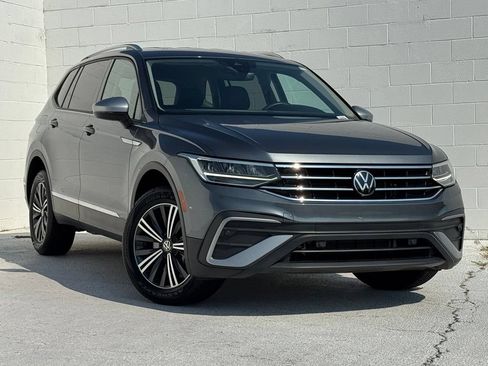 Used 2024 Volkswagen Tiguan Wolfsburg Edition AWD/4WD image 2