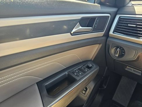 Certified 2023 Volkswagen Atlas Cross Sport SEL R-Line AWD/4WD image 28