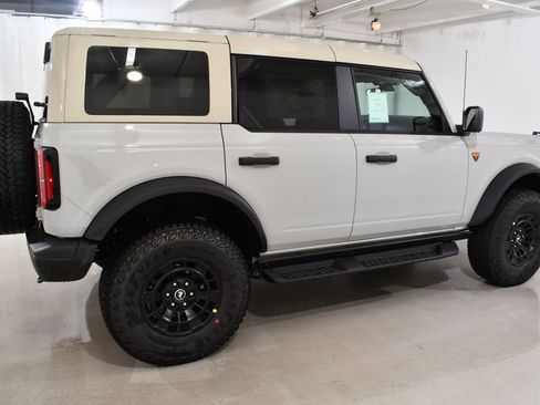 New 2026 Ford Bronco Badlands AWD/4WD image 11