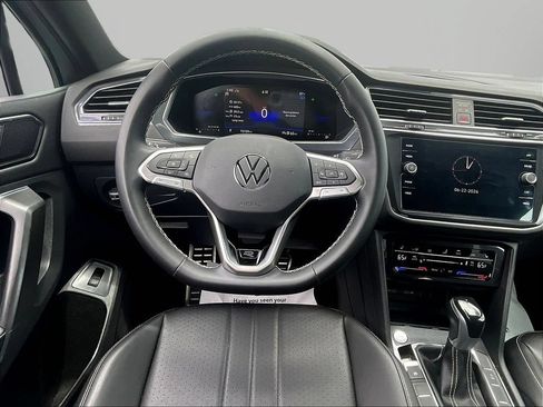 Used 2023 Volkswagen Tiguan SE R-Line AWD/4WD image 10