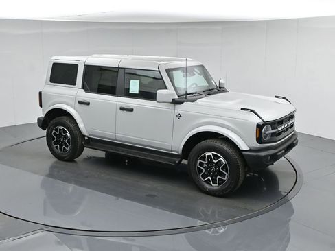 New 2026 Ford Bronco Outer Banks AWD/4WD image 42