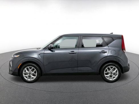 Used 2025 Kia Soul LX w/ LX Technology Package FWD image 4