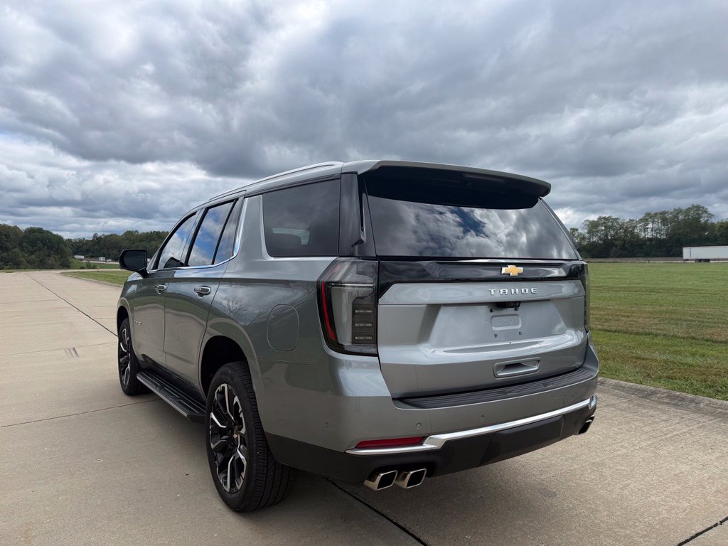 Used 2025 Chevrolet Tahoe High Country AWD/4WD image 9