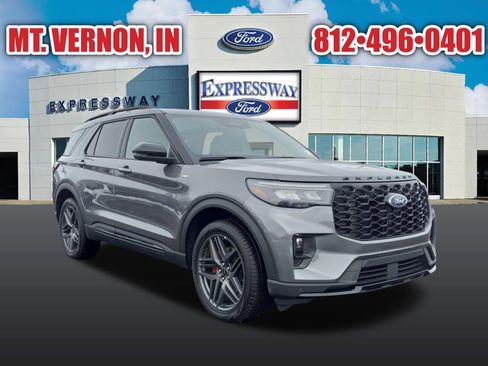 Used 2025 Ford Explorer ST-Line w/ ST-Line Street Pack image 4