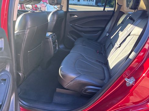 Used 2017 Buick Envision Essence image 12