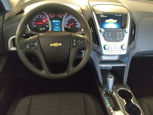 Used 2017 Chevrolet Equinox LS FWD image 22