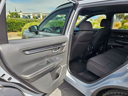 Used 2026 Honda CR-V Sport image 17