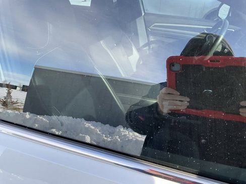 Used 2020 Volkswagen Atlas Cross Sport SEL image 20