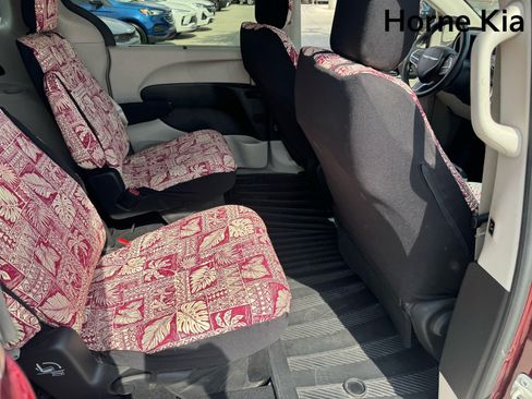 Used 2023 Chrysler Pacifica Touring-L FWD image 28