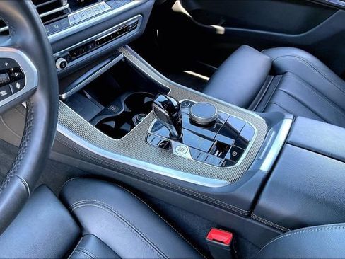 Used 2022 BMW X5 xDrive40i w/ M Sport Package AWD/4WD image 13