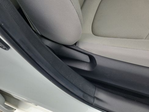 Used 2022 Toyota Corolla LE image 30