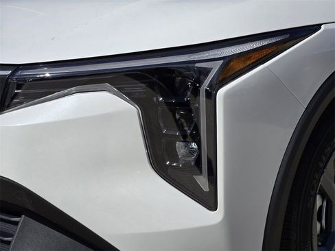 New 2026 Kia K4 LXS image 6