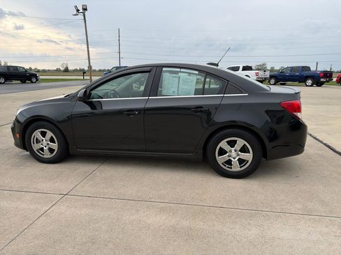 Used 2016 Chevrolet Cruze LT image 32