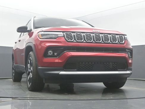 Used 2025 Jeep Compass Limited AWD/4WD image 51