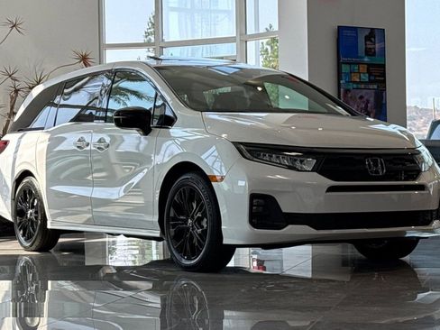 New 2026 Honda Odyssey Sport-L image 2